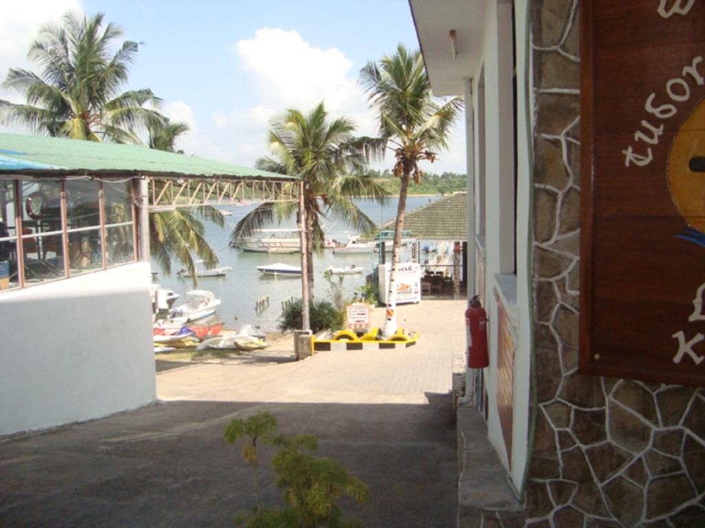 Tudor Water Sports Hotel Mombassa Buitenkant foto