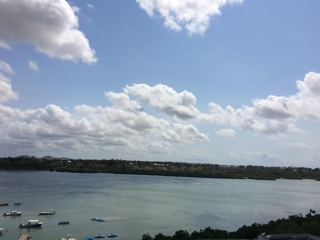 Tudor Water Sports Hotel Mombassa Buitenkant foto