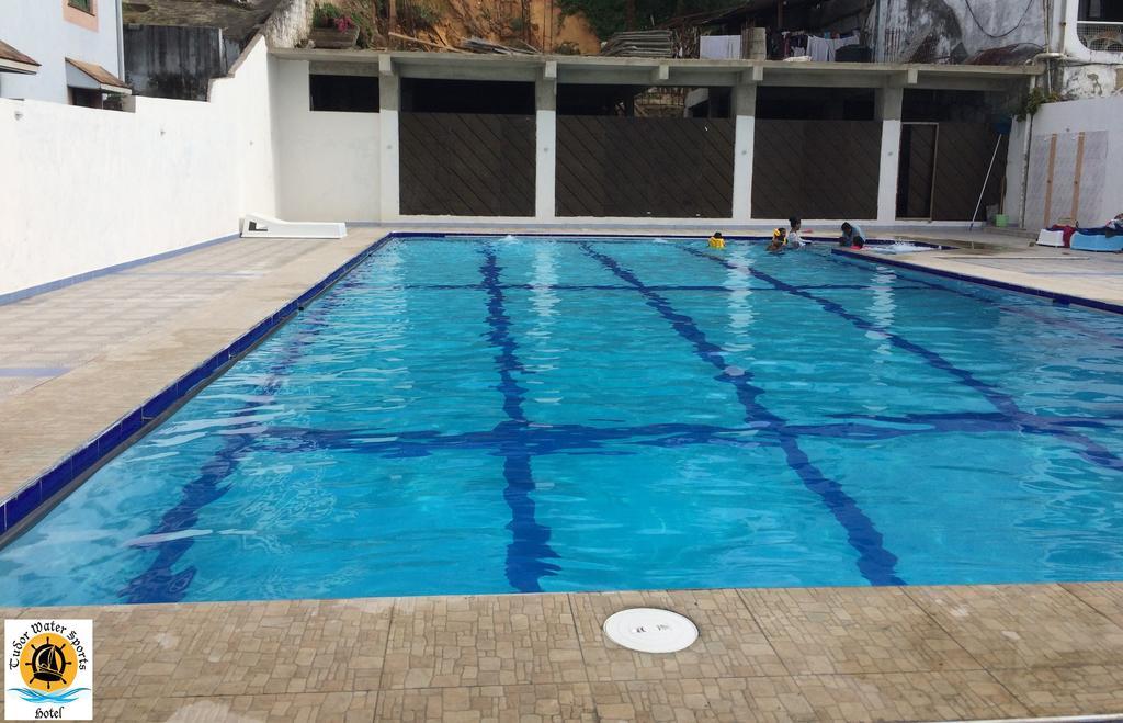 Tudor Water Sports Hotel Mombassa Buitenkant foto