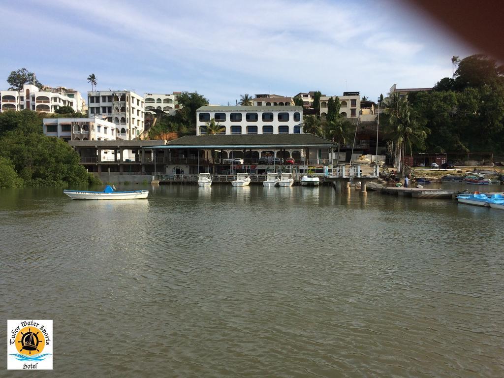 Tudor Water Sports Hotel Mombassa Buitenkant foto