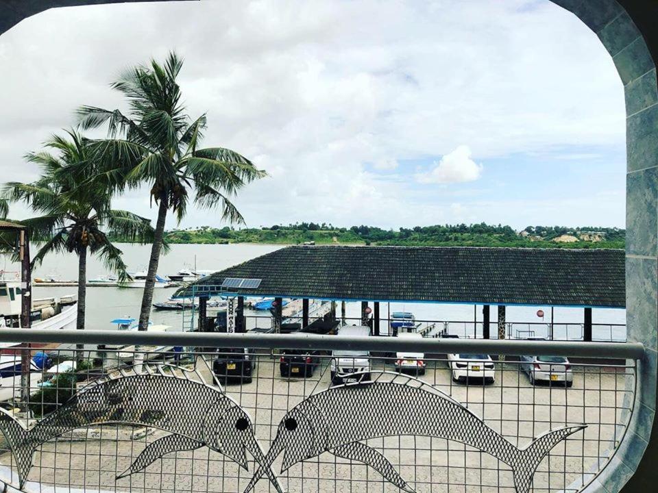 Tudor Water Sports Hotel Mombassa Buitenkant foto